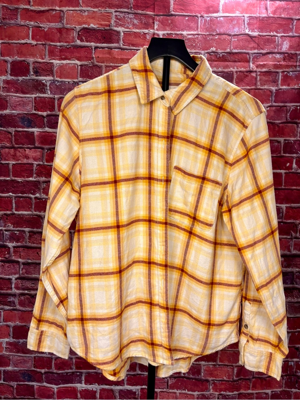 Men's Yellow Plaid Button-Up Shirt - Universal Thread M
